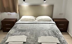 New York Plaza Hotel Apartments